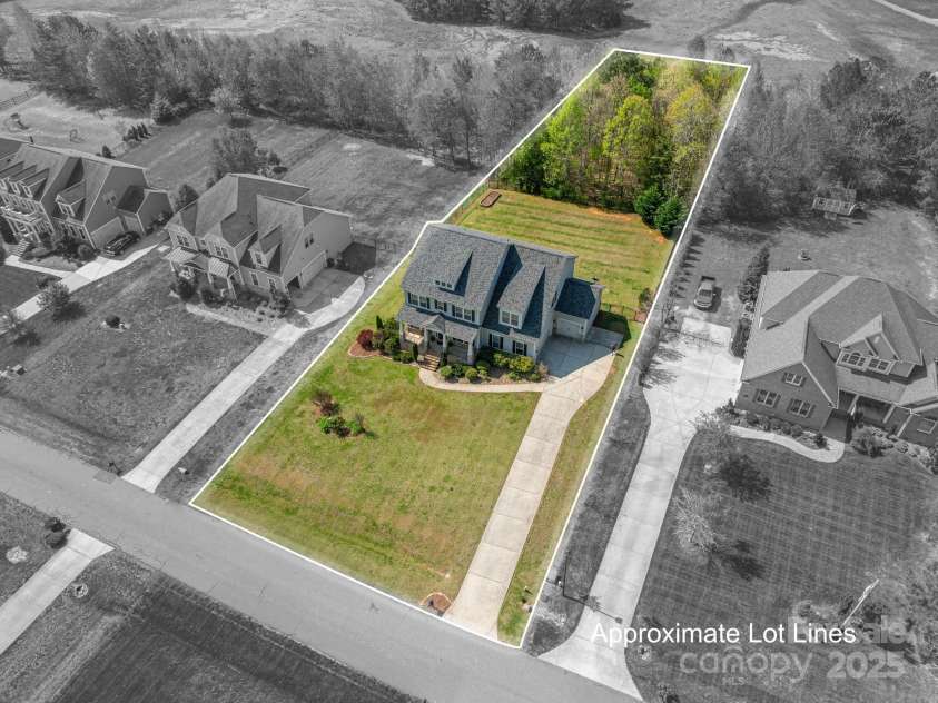 6352 Willow Farm Drive, Denver, NC 28037.  MLS# CAR4244806, YatesRealty ID 12836. 