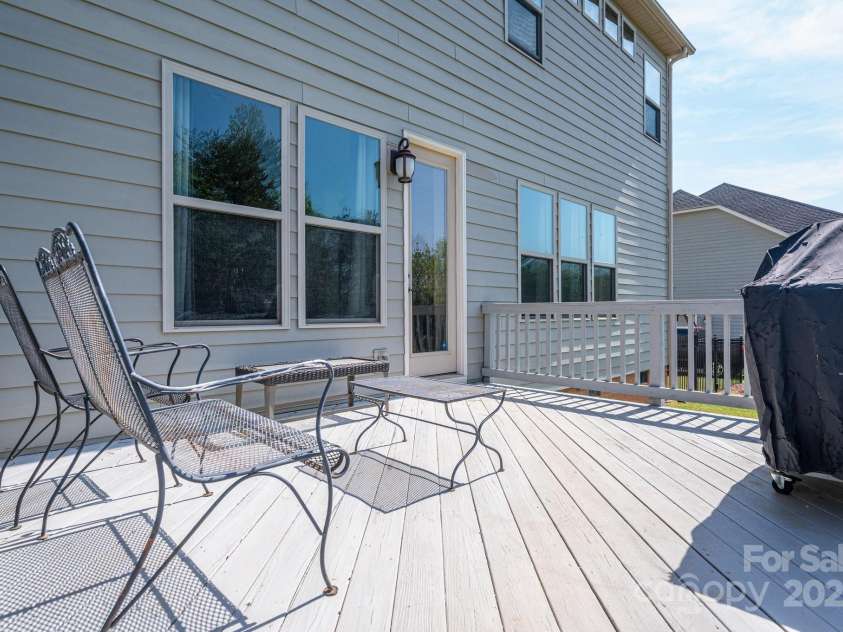 6352 Willow Farm Drive, Denver, NC 28037.  MLS# CAR4244806, YatesRealty ID 12836. 