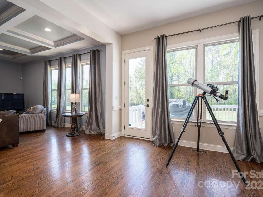 6352 Willow Farm Drive, Denver, NC 28037.  MLS# CAR4244806, YatesRealty ID 12836. Breakfast area