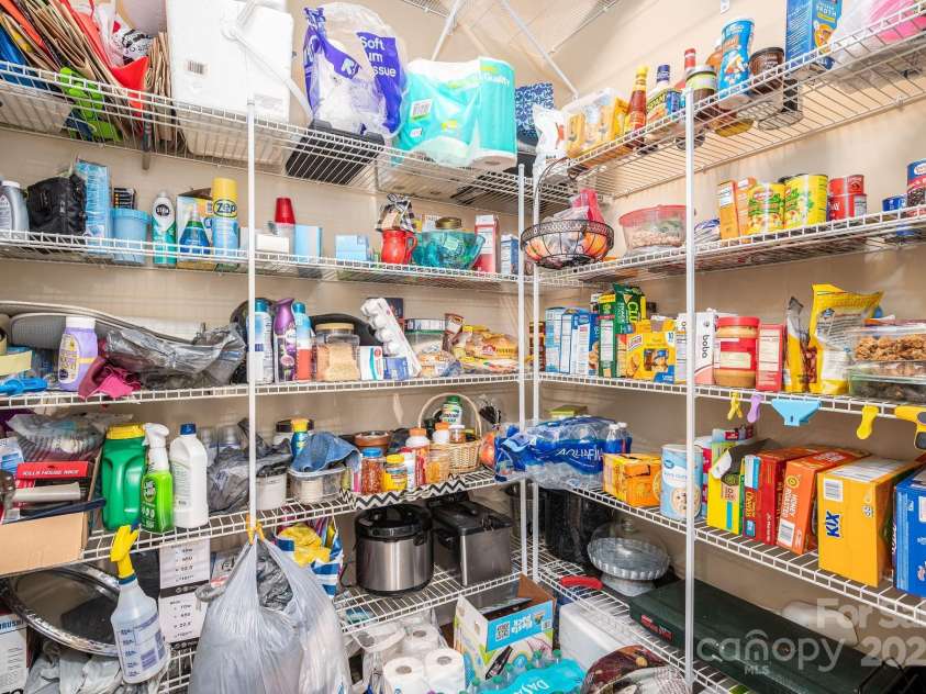 6352 Willow Farm Drive, Denver, NC 28037.  MLS# CAR4244806, YatesRealty ID 12836. Walk-in pantry