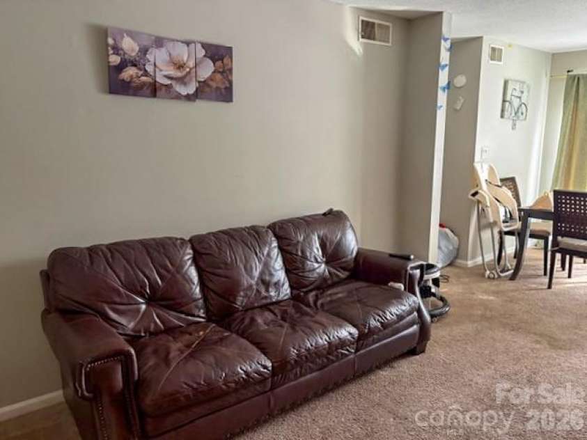 1903 Beechtree Court, Charlotte, NC 28210.  MLS# CAR4347557, YatesRealty ID 12837. 1904-3 Beechtree