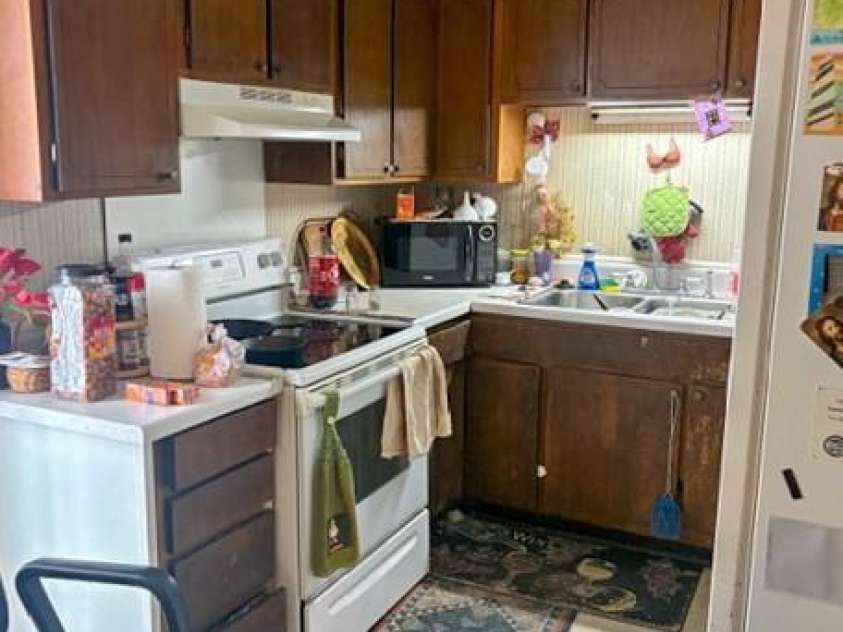 1903 Beechtree Court, Charlotte, NC 28210.  MLS# CAR4347557, YatesRealty ID 12837. 1905-29 Meadowlark