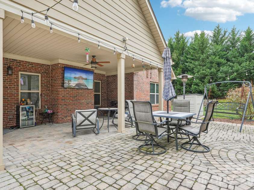 4013 Spindrift Cove, Denver, NC 28037.  MLS# CAR4350833, YatesRealty ID 12838. 
