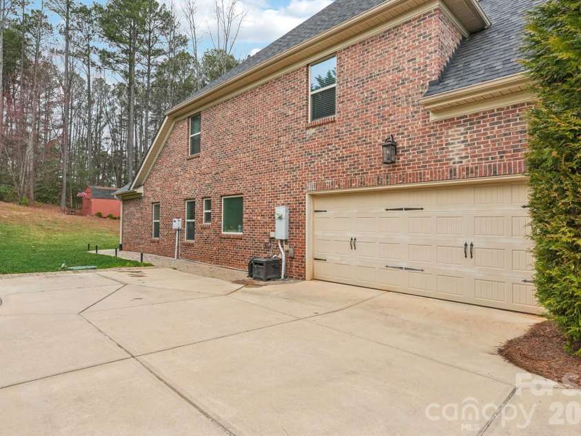 4013 Spindrift Cove, Denver, NC 28037.  MLS# CAR4350833, YatesRealty ID 12838. 