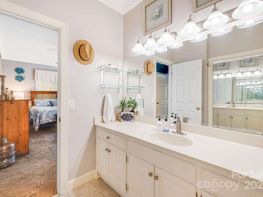 91 Island View Court, Mill Spring, NC 28756.  MLS# CAR4183479, YatesRealty ID 12838. Primary dressing room