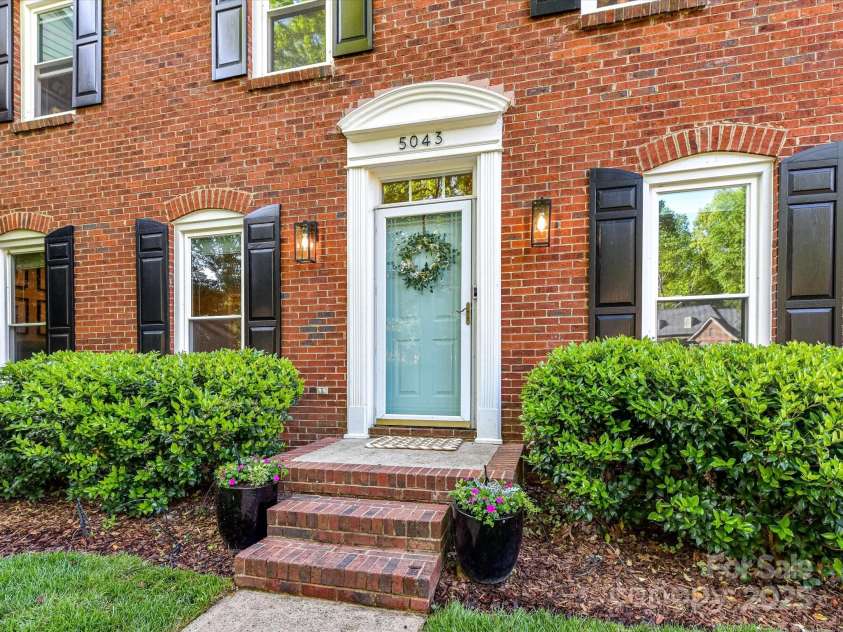 5043 Hickory Lake Lane, Matthews, NC 28105.  MLS# CAR4243807, YatesRealty ID 12839. 