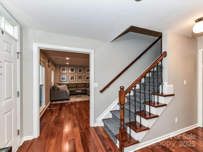 5043 Hickory Lake Lane, Matthews, NC 28105.  MLS# CAR4243807, YatesRealty ID 12839. 