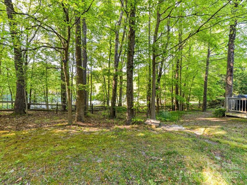 5043 Hickory Lake Lane, Matthews, NC 28105.  MLS# CAR4243807, YatesRealty ID 12839. 