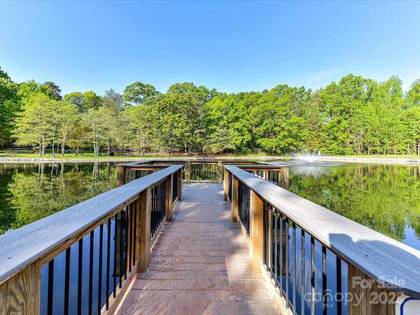 5043 Hickory Lake Lane, Matthews, NC 28105.  MLS# CAR4243807, YatesRealty ID 12839. 