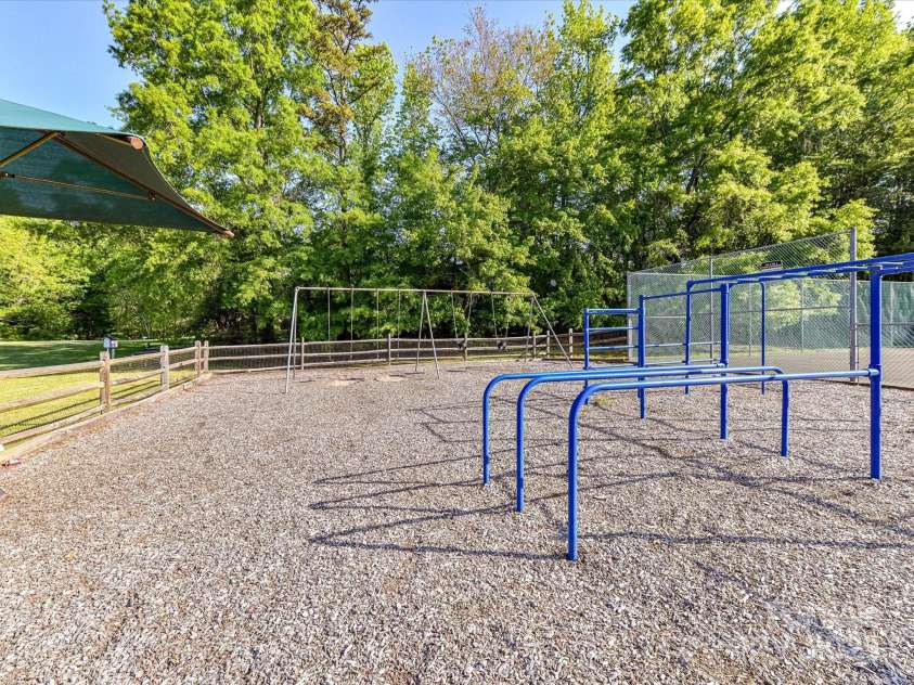 5043 Hickory Lake Lane, Matthews, NC 28105.  MLS# CAR4243807, YatesRealty ID 12839. 