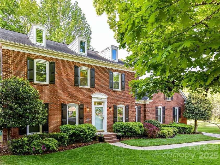 5043 Hickory Lake Lane, Matthews, NC 28105.  MLS# CAR4243807, YatesRealty ID 12839. 