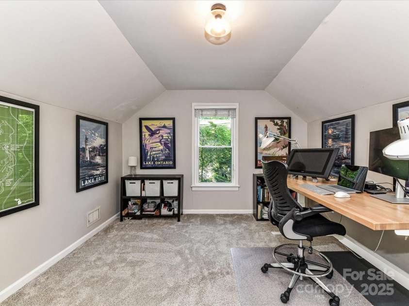 5043 Hickory Lake Lane, Matthews, NC 28105.  MLS# CAR4243807, YatesRealty ID 12839. Bonus Room