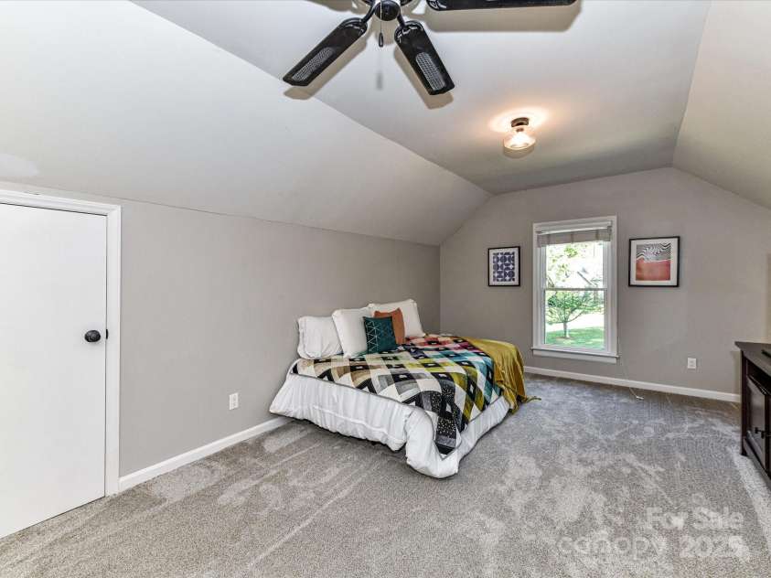 5043 Hickory Lake Lane, Matthews, NC 28105.  MLS# CAR4243807, YatesRealty ID 12839. Bonus Room