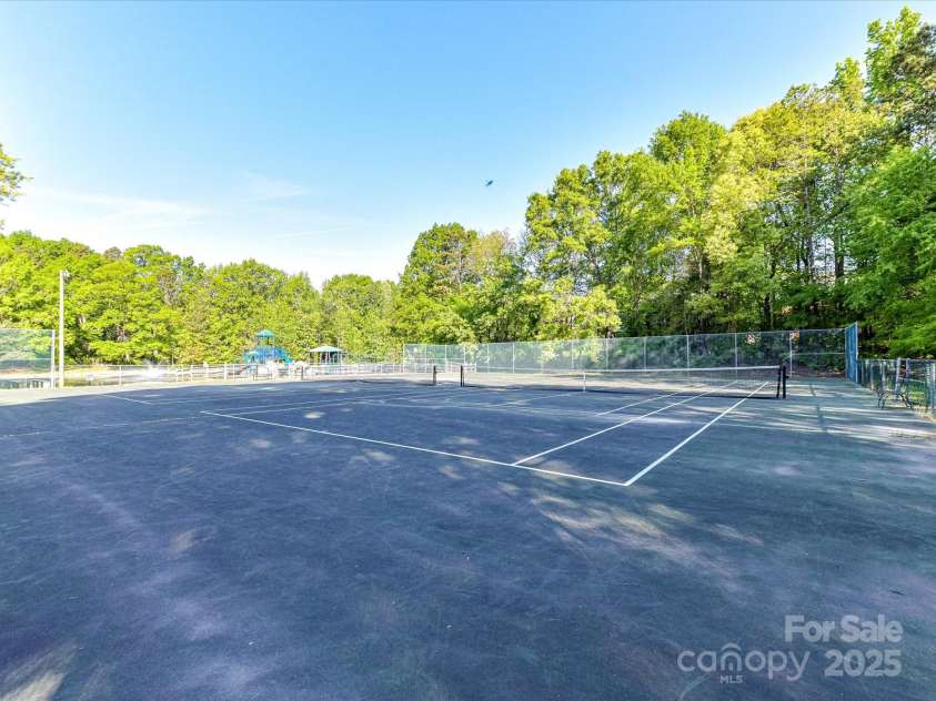 5043 Hickory Lake Lane, Matthews, NC 28105.  MLS# CAR4243807, YatesRealty ID 12839. Community Tennis courts