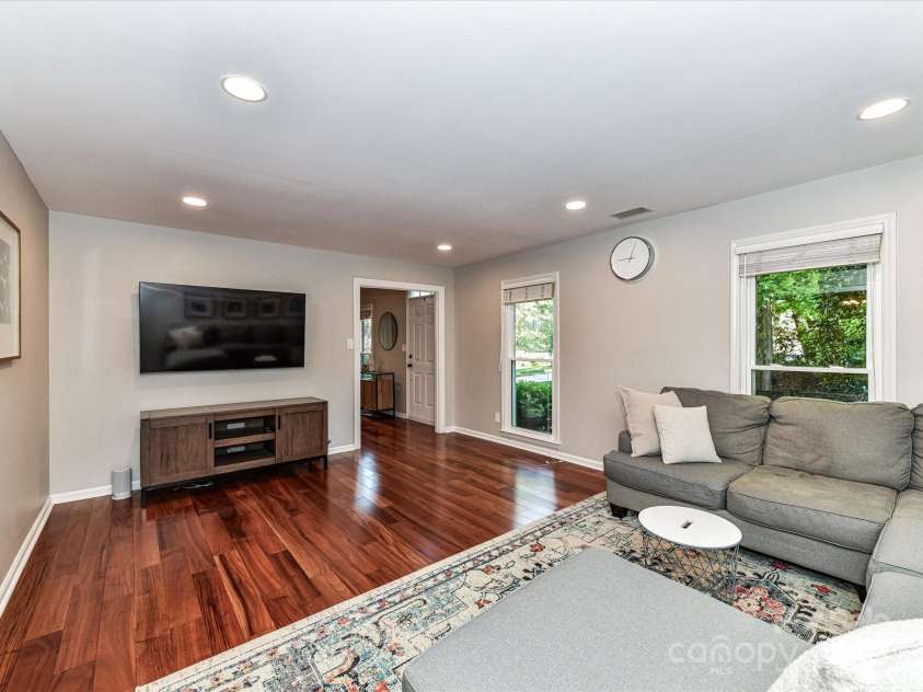 5043 Hickory Lake Lane, Matthews, NC 28105.  MLS# CAR4243807, YatesRealty ID 12839. Office / Flex Room
