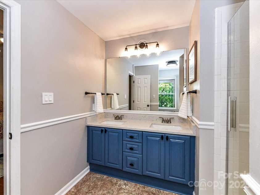 5043 Hickory Lake Lane, Matthews, NC 28105.  MLS# CAR4243807, YatesRealty ID 12839. Primary Bathroom