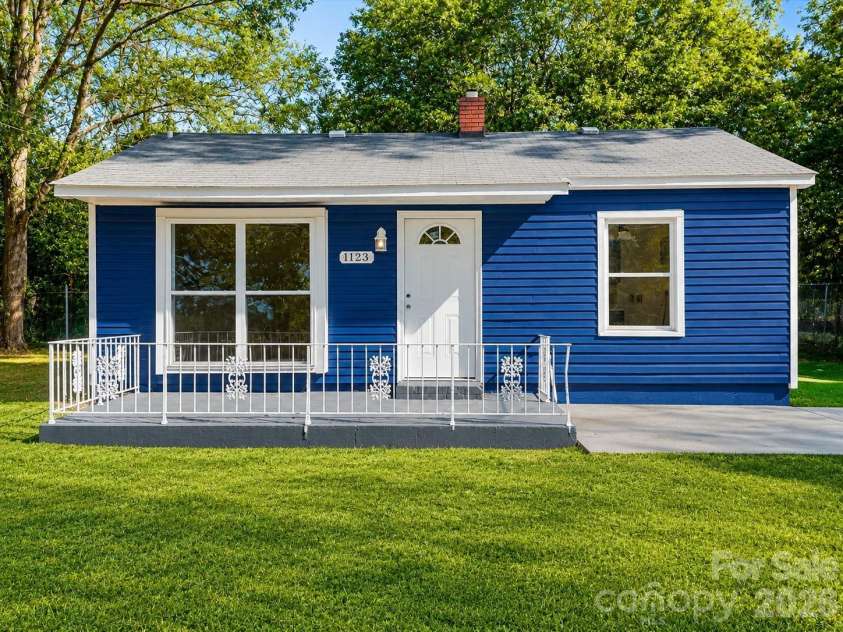 1123 Saratoga Drive, Charlotte, NC 28208.  MLS# CAR4315319, YatesRealty ID 1284. 