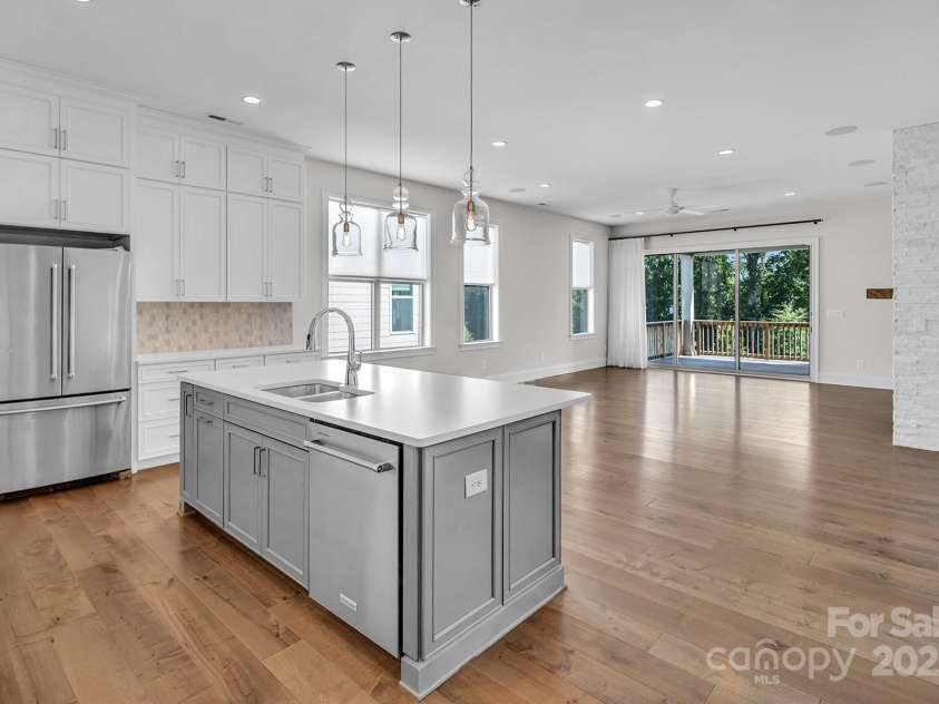 14008 Little Spring Court, Charlotte, NC 28278.  MLS# CAR4292968, YatesRealty ID 1284. 