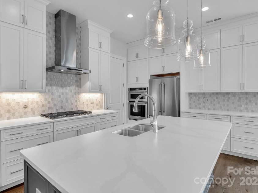 14008 Little Spring Court, Charlotte, NC 28278.  MLS# CAR4292968, YatesRealty ID 1284. 