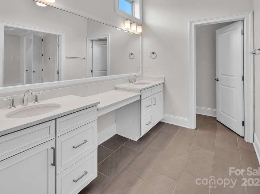 14008 Little Spring Court, Charlotte, NC 28278.  MLS# CAR4292968, YatesRealty ID 1284. 