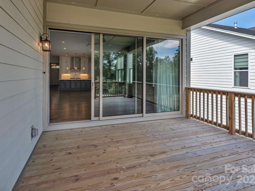 14008 Little Spring Court, Charlotte, NC 28278.  MLS# CAR4292968, YatesRealty ID 1284. 