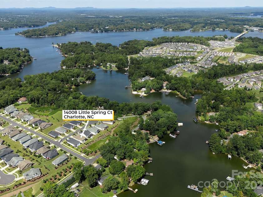 14008 Little Spring Court, Charlotte, NC 28278.  MLS# CAR4292968, YatesRealty ID 1284. 