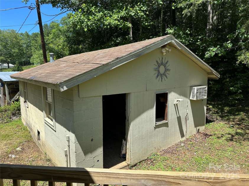 488 John Swofford Road, Nebo, NC 28761.  MLS# CAR4262636, YatesRealty ID 1284. Storage Building / Workshop