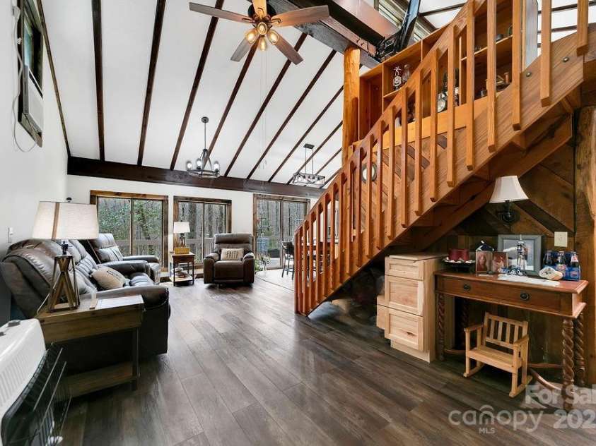 159 Willow Lane, Rosman, NC 28772.  MLS# CAR4247318, YatesRealty ID 12843. Entrance