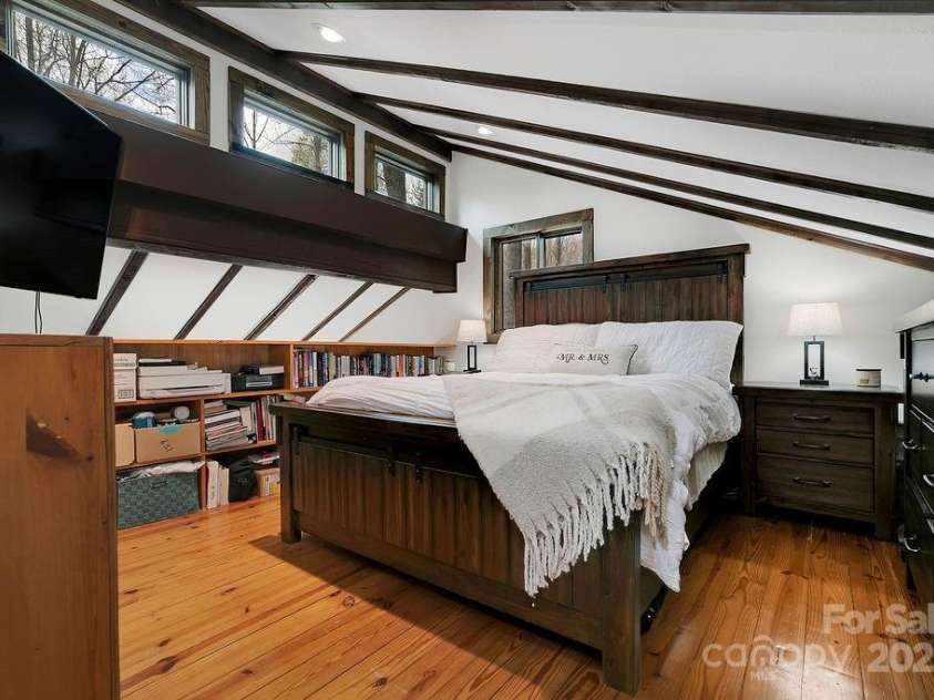 159 Willow Lane, Rosman, NC 28772.  MLS# CAR4247318, YatesRealty ID 12843. Large Loft/Bonus Room