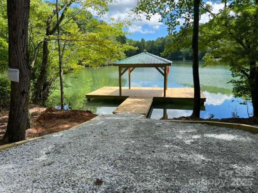 159 Willow Lane, Rosman, NC 28772.  MLS# CAR4247318, YatesRealty ID 12843. News Community Dock.