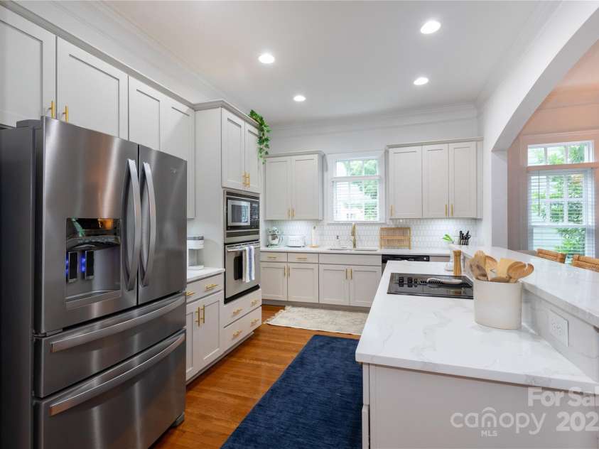 4516 Night Heron Lane, Charlotte, NC 28211.  MLS# CAR4257619, YatesRealty ID 12844. 
