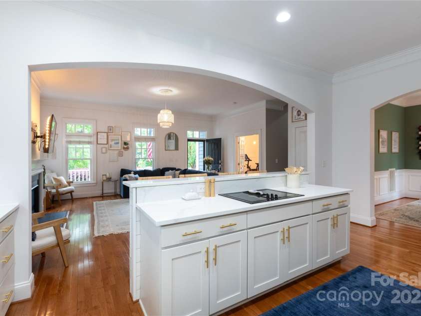 4516 Night Heron Lane, Charlotte, NC 28211.  MLS# CAR4257619, YatesRealty ID 12844. 