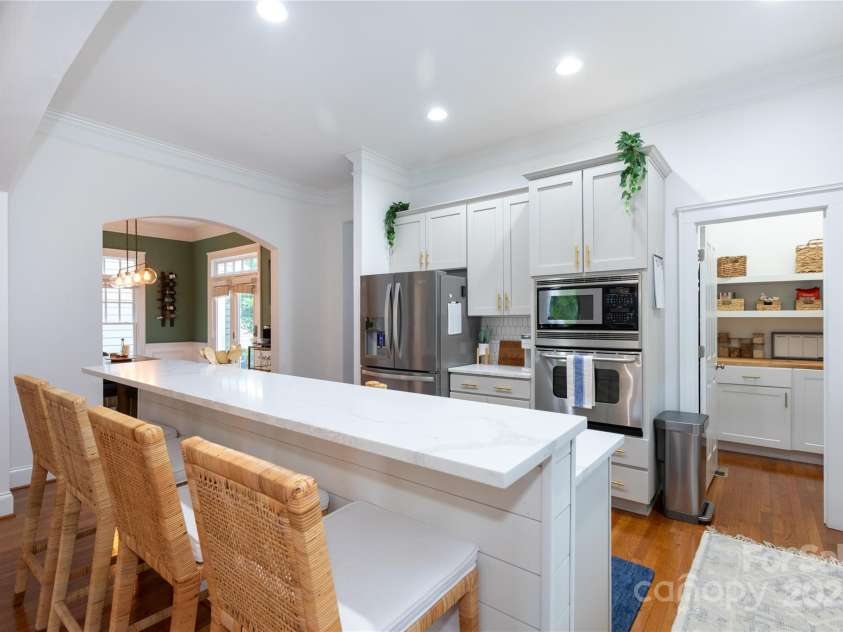 4516 Night Heron Lane, Charlotte, NC 28211.  MLS# CAR4257619, YatesRealty ID 12844. 