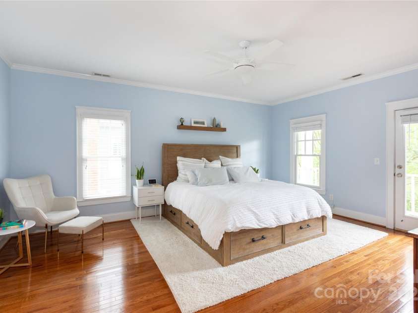 4516 Night Heron Lane, Charlotte, NC 28211.  MLS# CAR4257619, YatesRealty ID 12844. 
