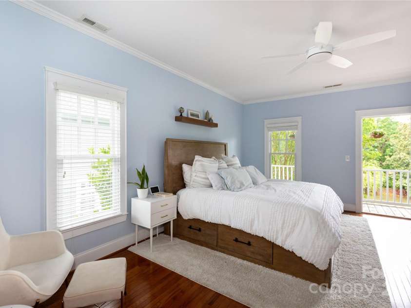 4516 Night Heron Lane, Charlotte, NC 28211.  MLS# CAR4257619, YatesRealty ID 12844. 