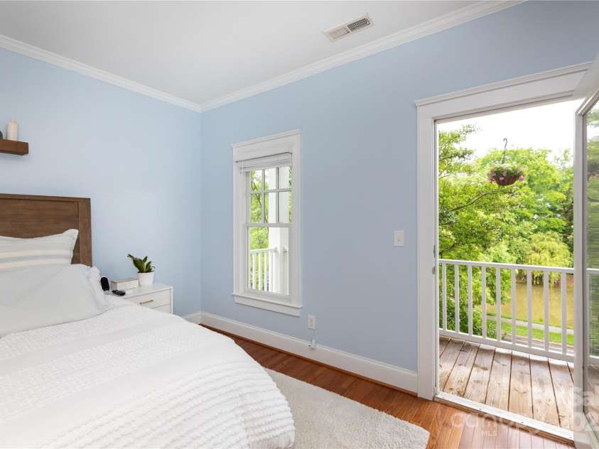 4516 Night Heron Lane, Charlotte, NC 28211.  MLS# CAR4257619, YatesRealty ID 12844. 