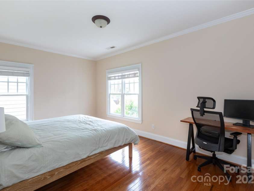 4516 Night Heron Lane, Charlotte, NC 28211.  MLS# CAR4257619, YatesRealty ID 12844. 