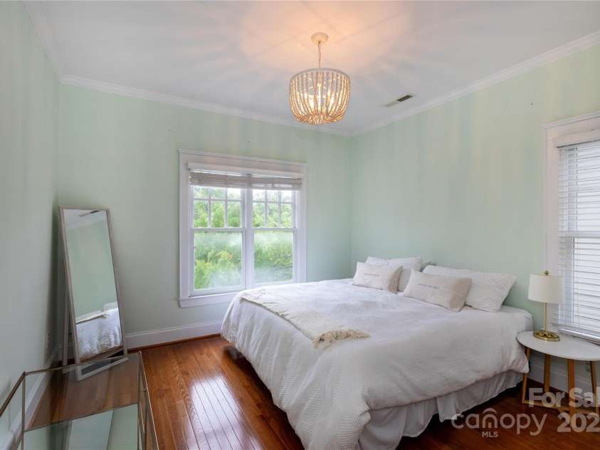 4516 Night Heron Lane, Charlotte, NC 28211.  MLS# CAR4257619, YatesRealty ID 12844. 