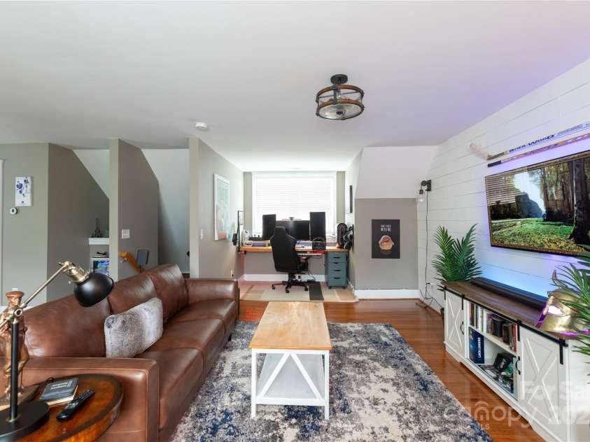 4516 Night Heron Lane, Charlotte, NC 28211.  MLS# CAR4257619, YatesRealty ID 12844. 