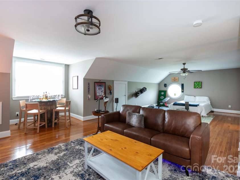 4516 Night Heron Lane, Charlotte, NC 28211.  MLS# CAR4257619, YatesRealty ID 12844. 