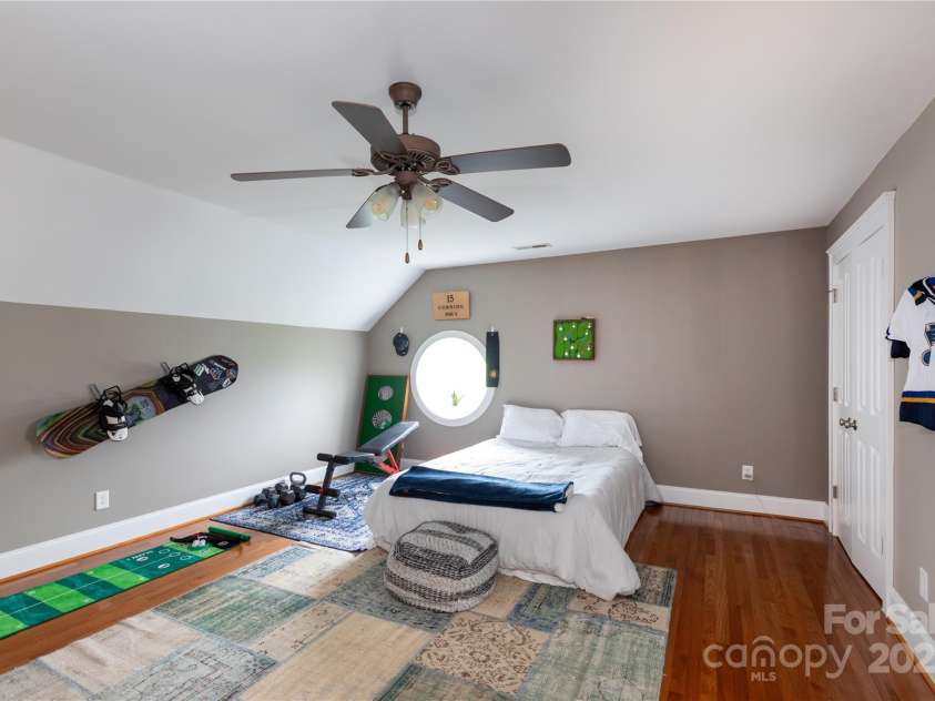 4516 Night Heron Lane, Charlotte, NC 28211.  MLS# CAR4257619, YatesRealty ID 12844. 