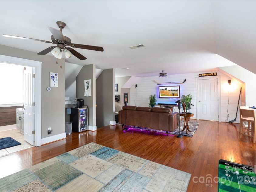 4516 Night Heron Lane, Charlotte, NC 28211.  MLS# CAR4257619, YatesRealty ID 12844. 