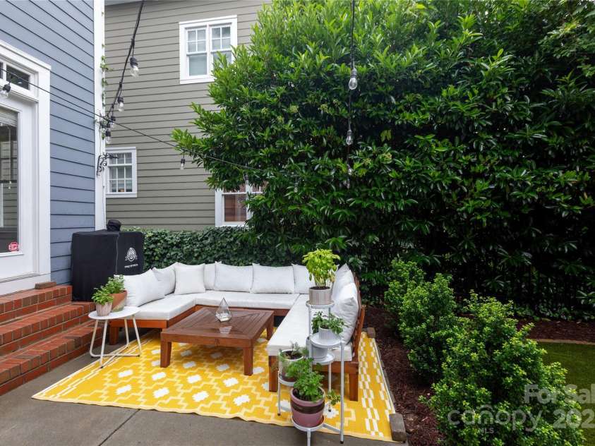 4516 Night Heron Lane, Charlotte, NC 28211.  MLS# CAR4257619, YatesRealty ID 12844. 