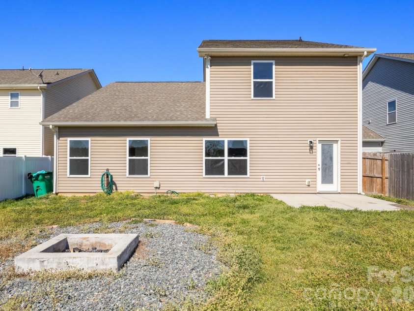 12863 Mustang Drive, Midland, NC 28107.  MLS# CAR4368814, YatesRealty ID 12845. 