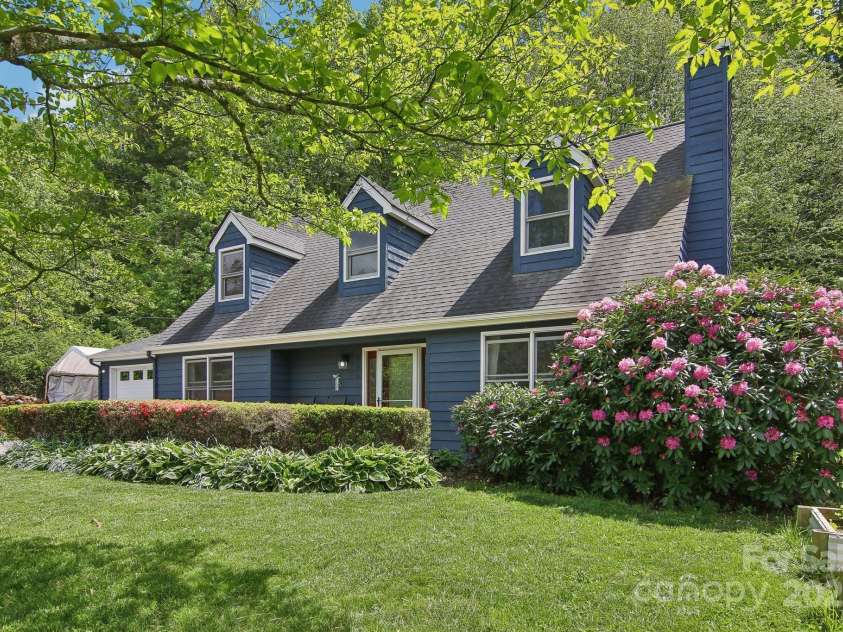 164 Farley Street, Waynesville, NC 28786.  MLS# CAR4256410, YatesRealty ID 12845. 