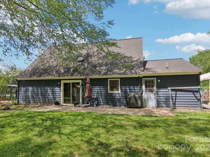 164 Farley Street, Waynesville, NC 28786.  MLS# CAR4256410, YatesRealty ID 12845. 