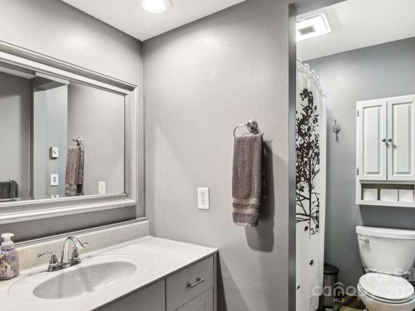 164 Farley Street, Waynesville, NC 28786.  MLS# CAR4256410, YatesRealty ID 12845. Main Floor Bath