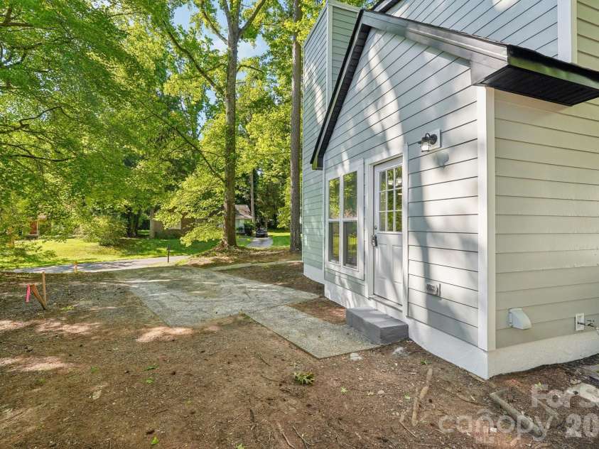 5414 Leaford Court, Charlotte, NC 28227.  MLS# CAR4368175, YatesRealty ID 12846. 