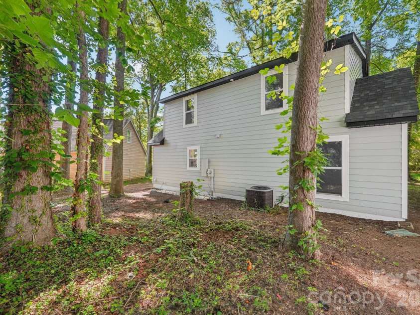 5414 Leaford Court, Charlotte, NC 28227.  MLS# CAR4368175, YatesRealty ID 12846. 