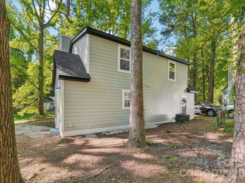 5414 Leaford Court, Charlotte, NC 28227.  MLS# CAR4368175, YatesRealty ID 12846. 